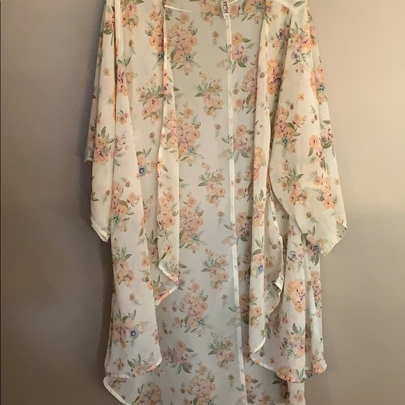 Floral kimono - Picture 1 of 1